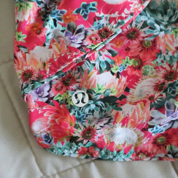 Vintage Lululemon Pink and Green Floral Succulent Pattern Short Shorts - Picture 4 of 5